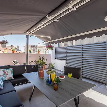 公寓 Main Square Duplex With Rooftop Terrace *