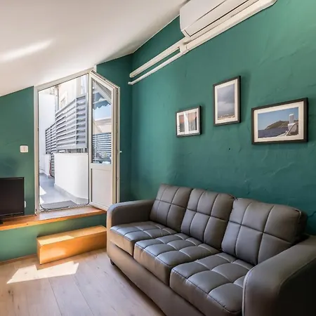 Main Square Duplex With Rooftop Terrace Appartement