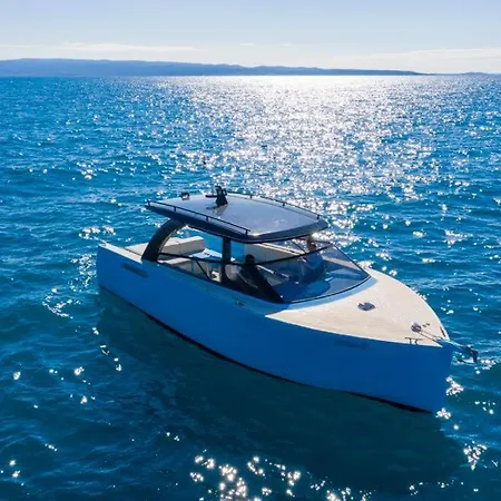 Main Square Duplex With Rooftop Terrace