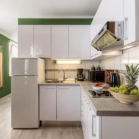 Main Square Duplex With Rooftop Terrace * سبليت