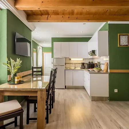 Main Square Duplex With Rooftop Terrace شقة سبليت