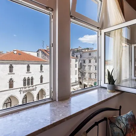 Main Square Duplex With Rooftop Terrace Apartment *