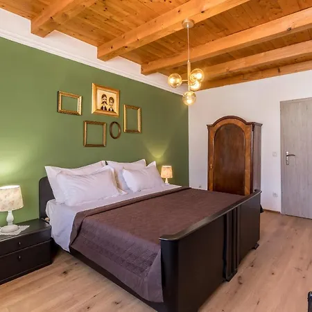 Apartment Main Square Duplex With Rooftop Terrace