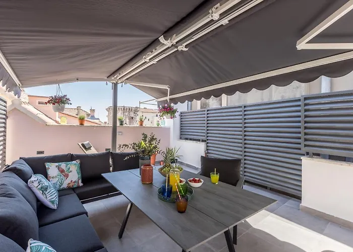 Apartamento Main Square Duplex With Rooftop Terrace *