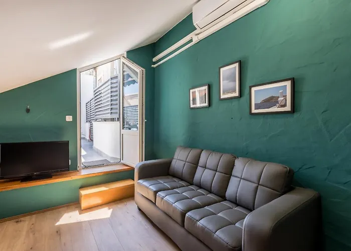 Main Square Duplex With Rooftop Terrace Apartament