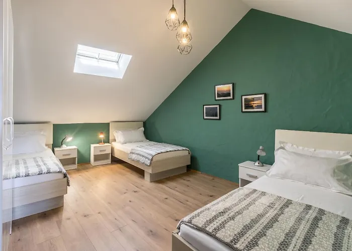 Main Square Duplex With Rooftop Terrace Apartament