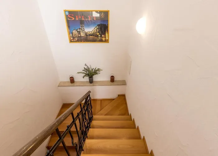 Main Square Duplex With Rooftop Terrace Split