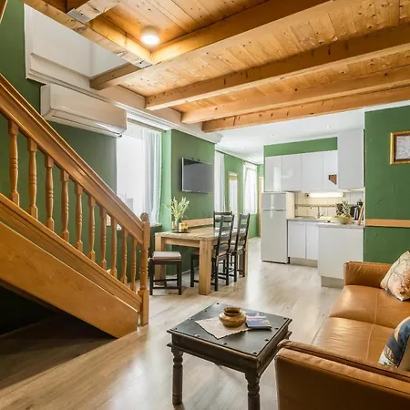 Main Square Duplex With Rooftop Terrace