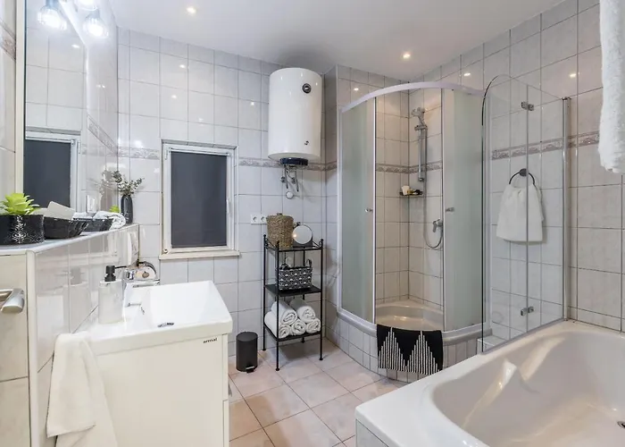 Main Square Duplex With Rooftop Terrace * سبليت