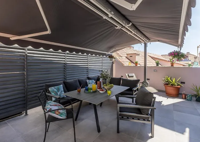 Main Square Duplex With Rooftop Terrace سبليت
