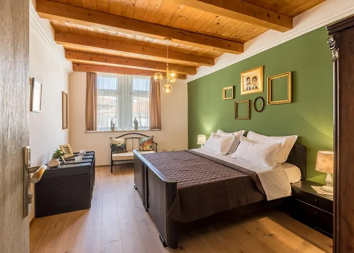 Main Square Duplex With Rooftop Terrace * سبليت